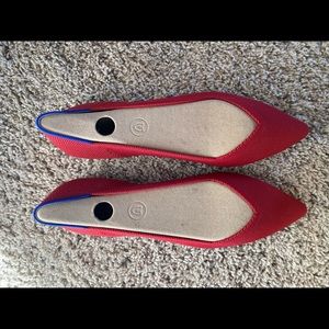 Rothys Point Shoe in Chili Red